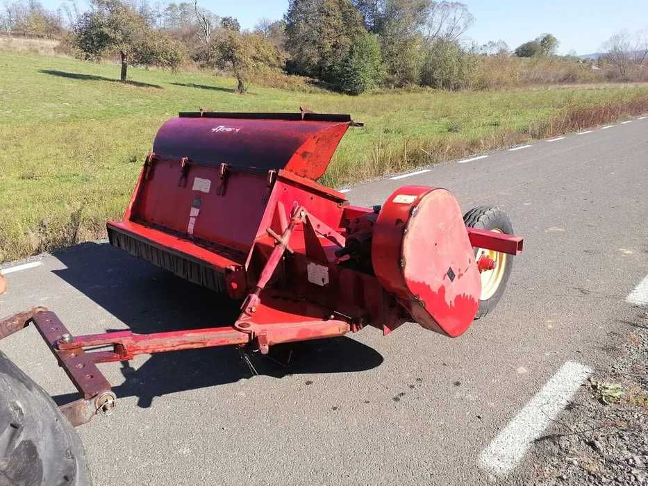 Tocatoare coceni cartofi paie vegetale siloz verde Taarup JF Fiat