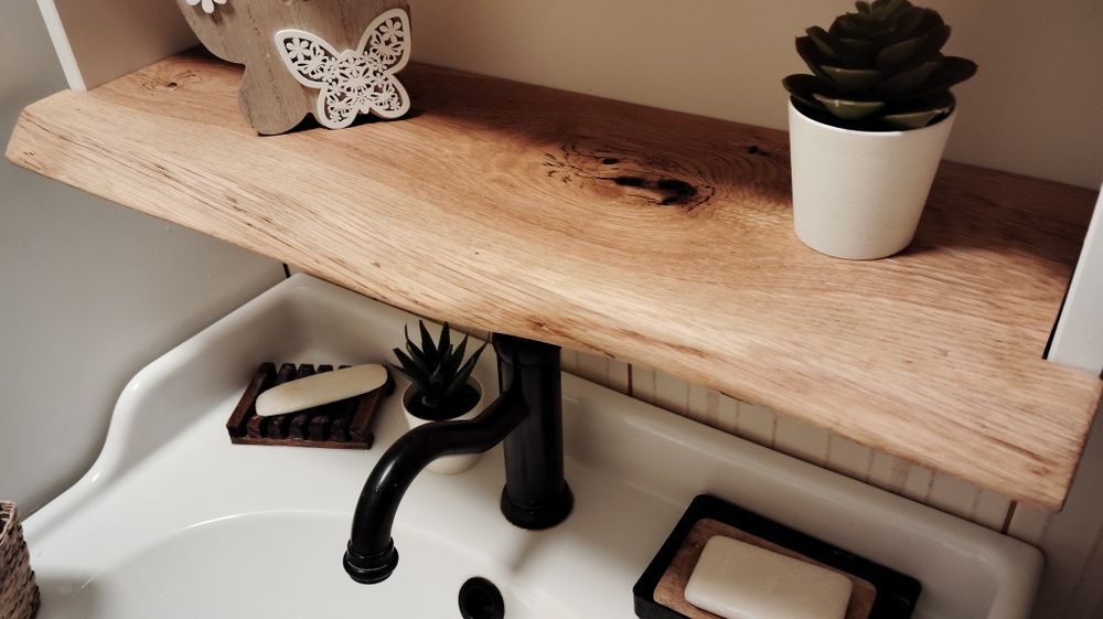 Polița  și blat masa din  lemn masiv esenta tare