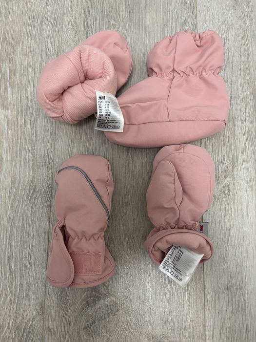 Зимен коплект меки ботуши и ръкавици за бебе