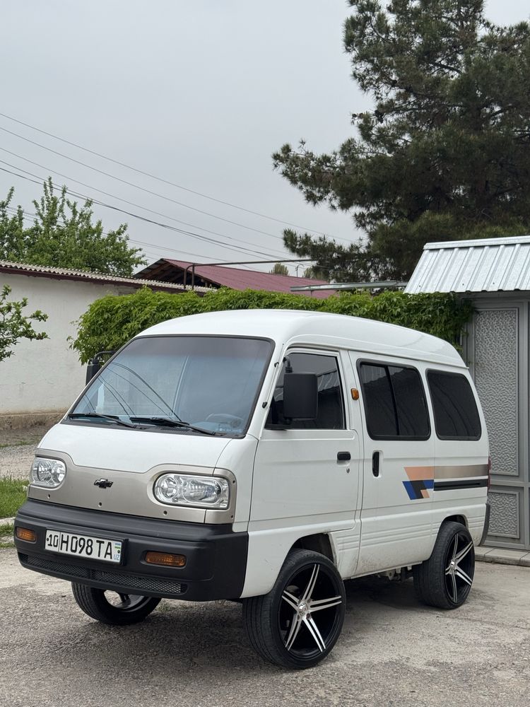Vossen sakadiska R17 sotiladi srochna