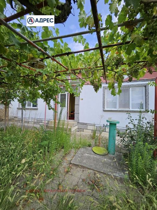 Продава се Къща в с. Долни Луковит, Област Плевен - 120 кв.м за 213 €/кв.м - Снимка #2