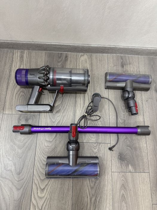 Прахосмукачка Dyson v11