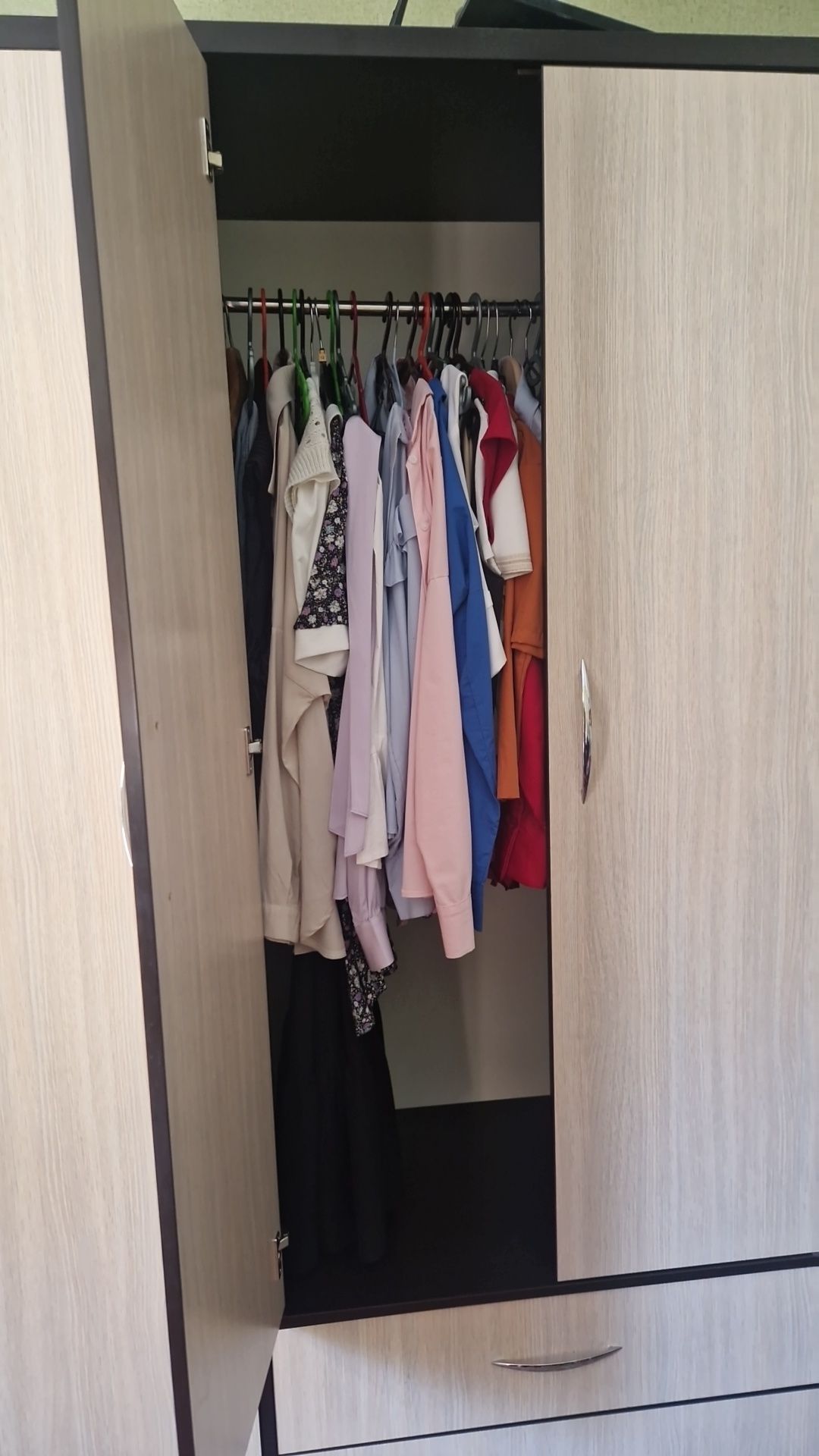 продаю шифоньер в идеальном состоянии