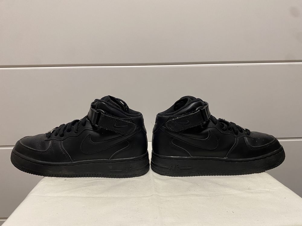 Nike Air Force 1 Mid Triple Black 37.5 jordan max dunk retro low high