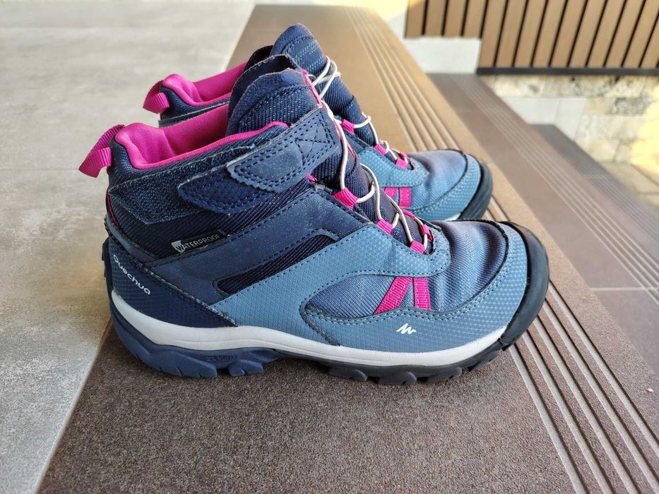 Bocanci munte Decathlon, marime 33, stare excelenta