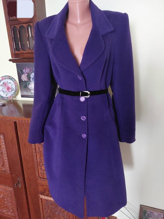 Palton mov nou, minunat, foarte elegant, stofa de lana