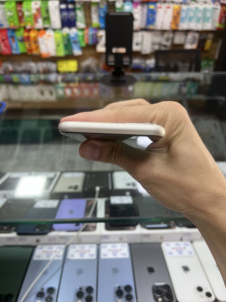 Iphone 11 64gb White - Naqd va halol nasiya savdoga