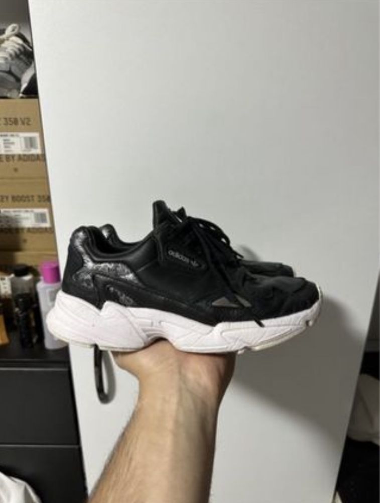 Adidas Falcon marime 38