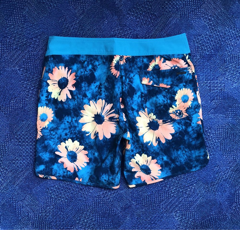 Quiksilver Highline Sprayed Daisy 17" BoardShorts ОРИГИНАЛ плажни/плув