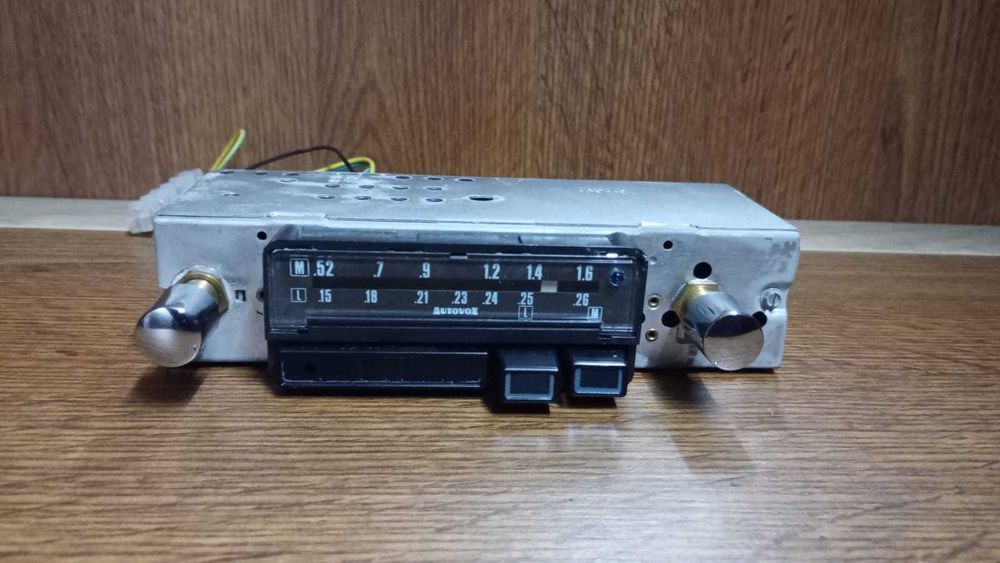 Radio vintage Autovox car radio - 1960 Radiomobile 1965