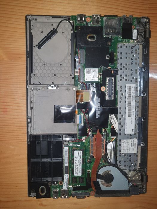 Vând laptop Lenovo ThinkPad X250 pentru piese