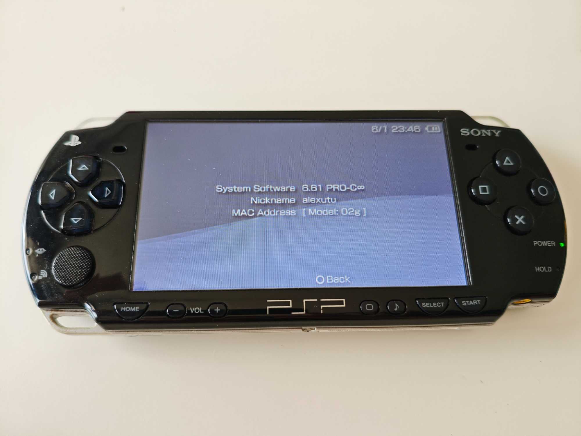Sony PSP Playstation Portable 2000 - Качени много игри
