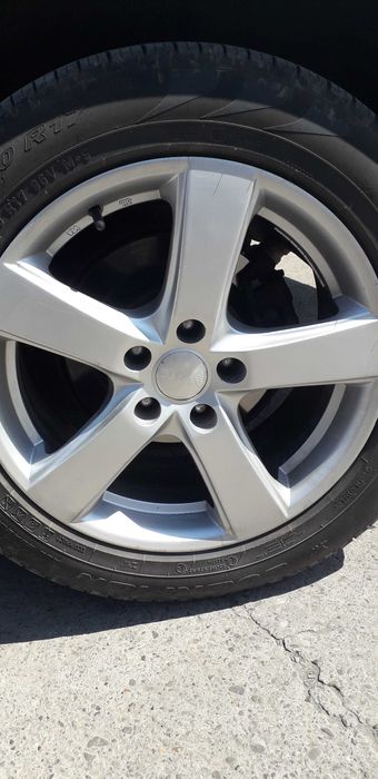 Vând roți cu cauciucuri M/S.