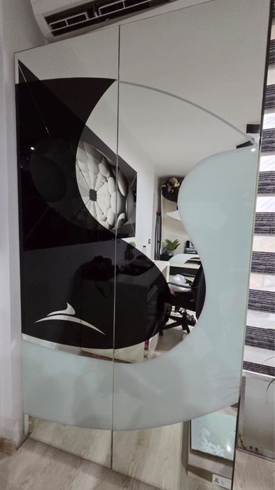 Dulap haine oglinda  latime 110 inaltime 205 adancime 42