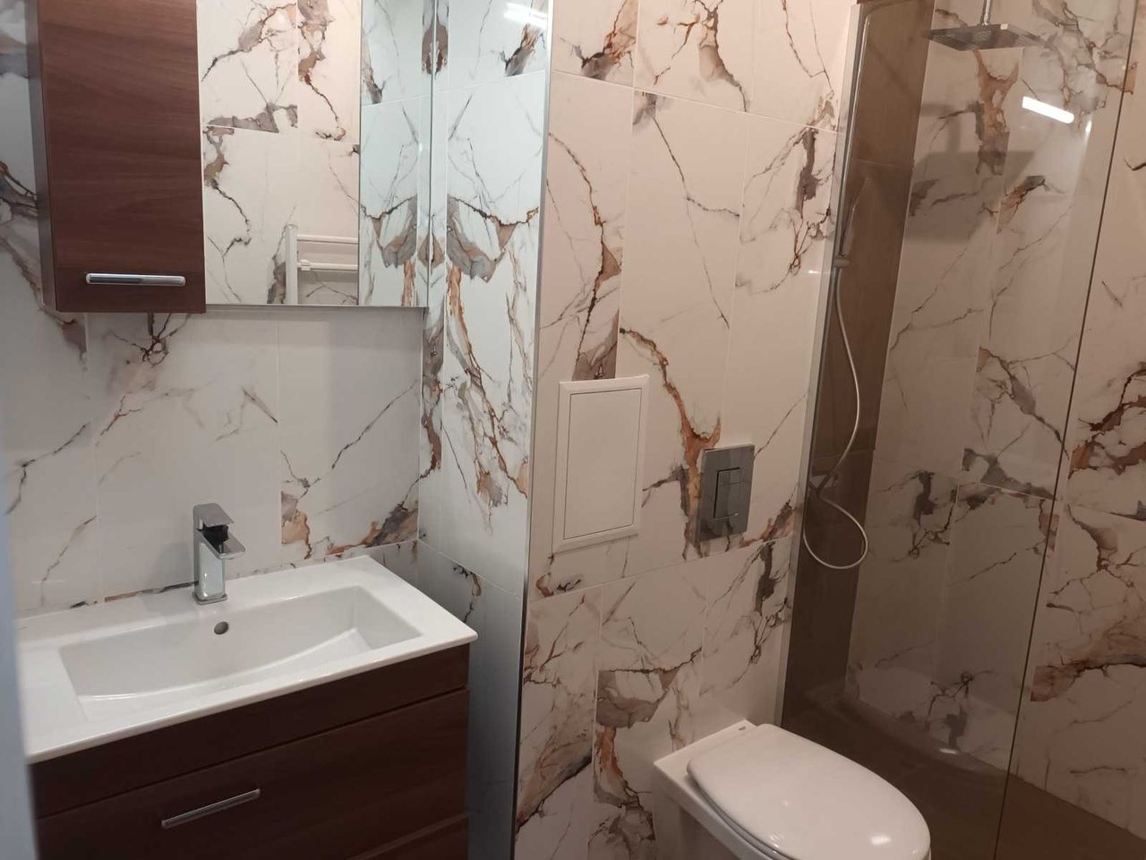 Дава се под наем Тристаен апартамент в София, Изток - 100 кв.м за 612 € - Снимка #6