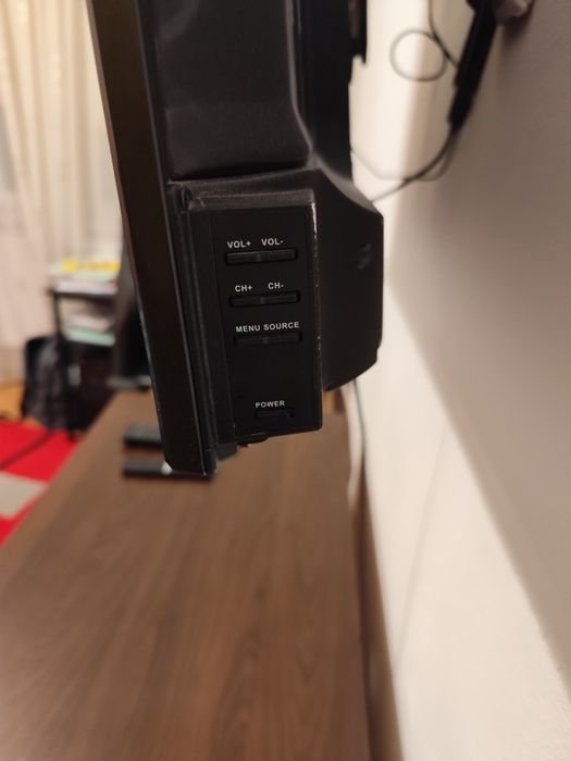 Vând tv Nei 4k diagonala 109 cm