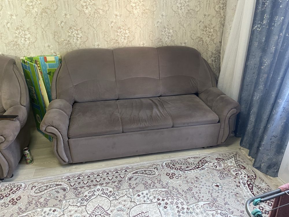 Продам диван хорошем состояни