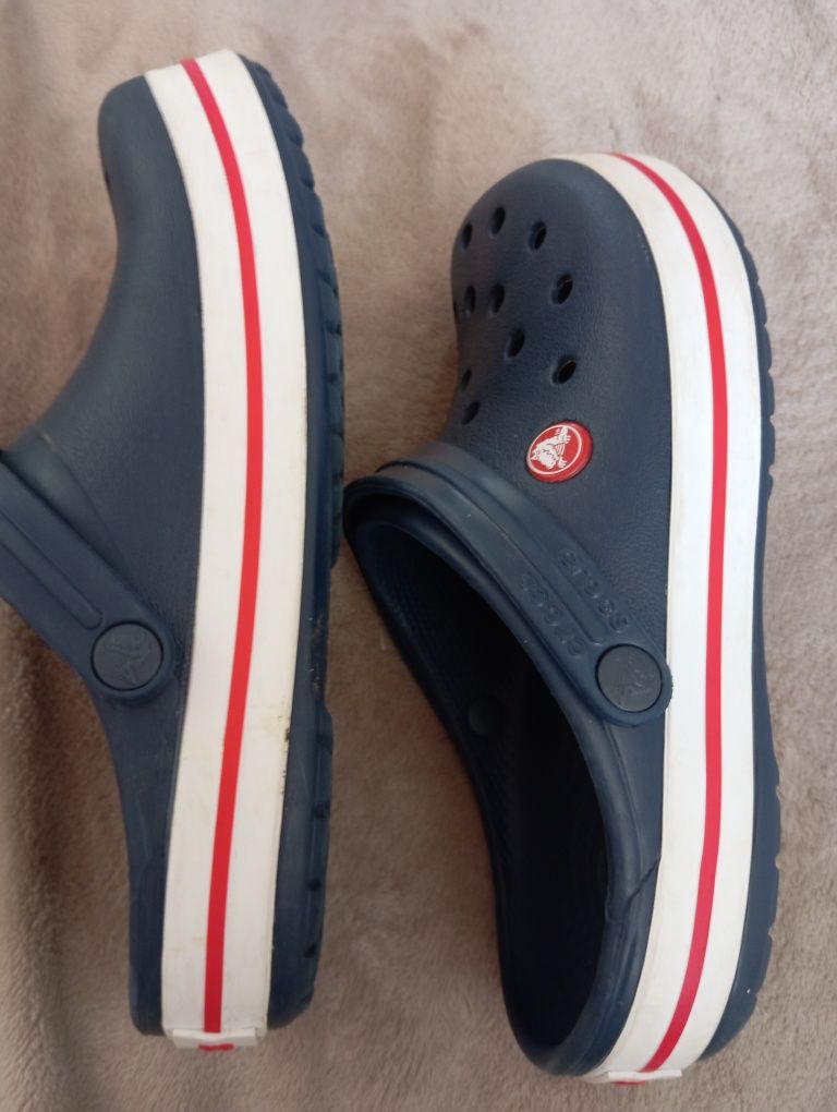 Saboti Crocs , mărimea M 5 W 7