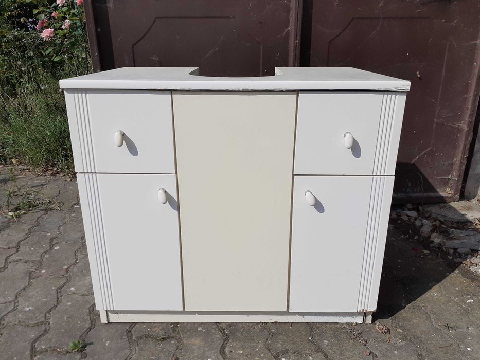 Mobilier baie sub chiuveta