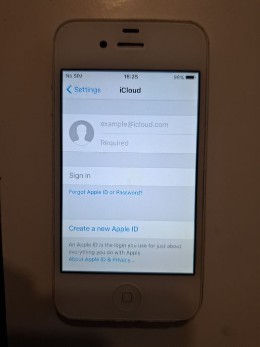 Iphone 4s в добро състояние,ОТКЛЮЧЕН Е