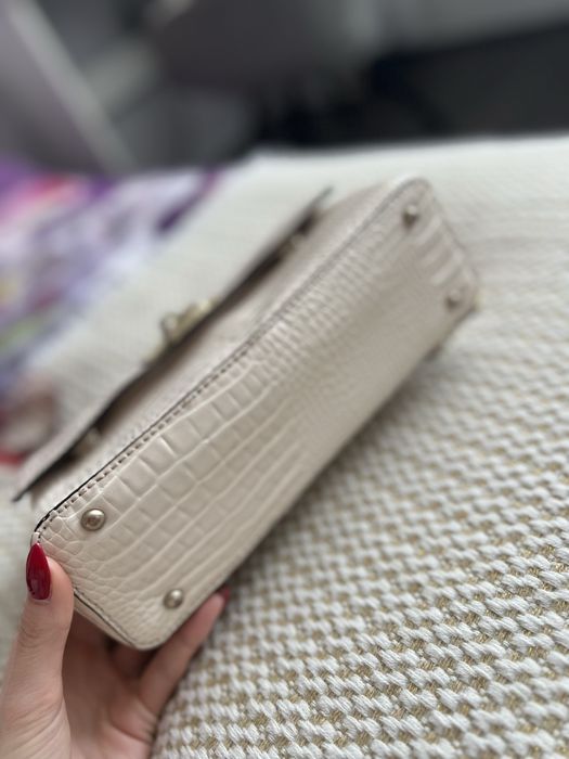 Дамска оригинална чанта Guess