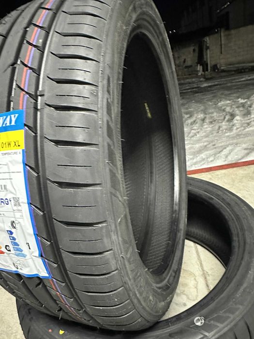 Нови Летни Гуми BEARWAY BW118 255/40R20 101W XL Нов DOT