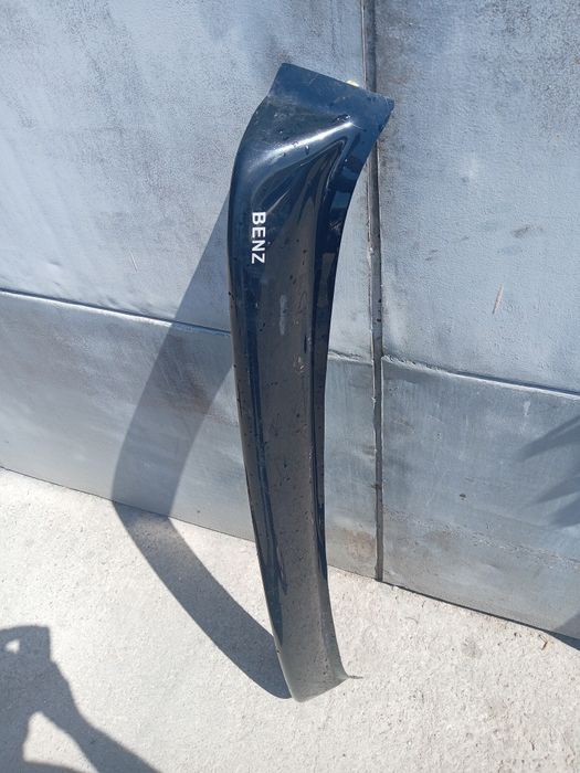 Продам сполер на лобовое мерс  124