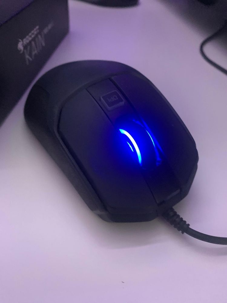 Roccat Kain100 gaming mouse