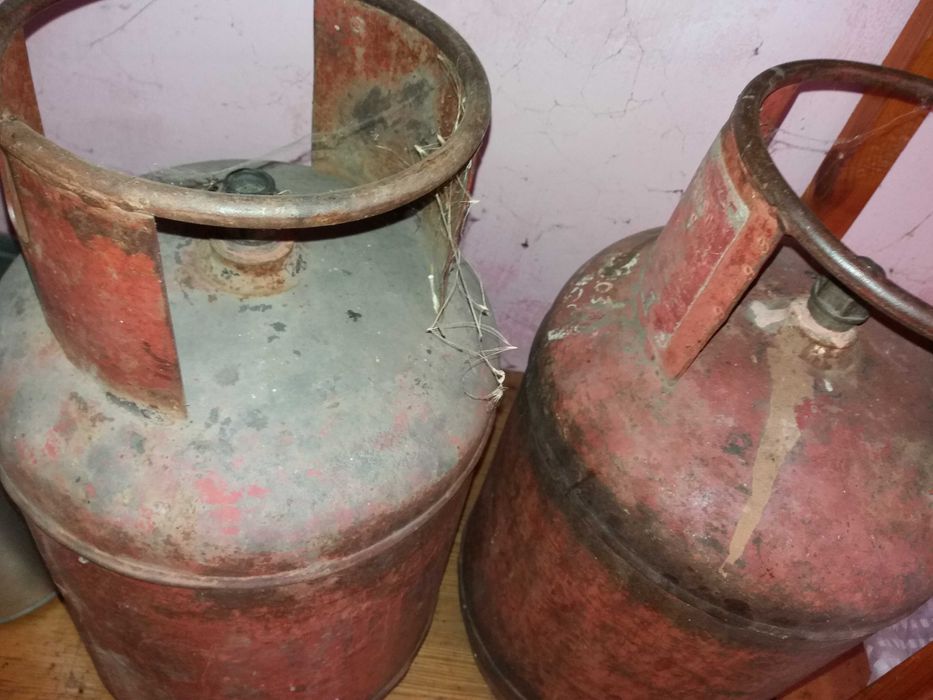 Продам газовые баллоны.