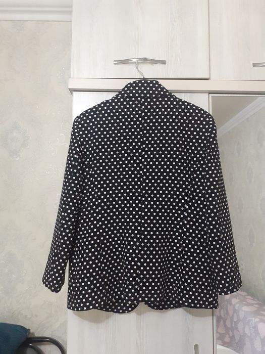 Пиджак в белый горошек, с биркой новая