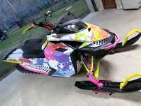Snowmobil ski-doo