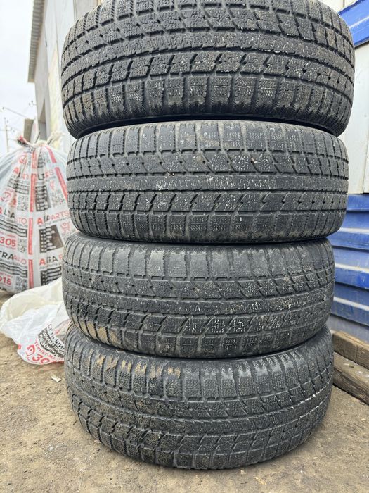 Зимние шины б/у TOYO Япония
