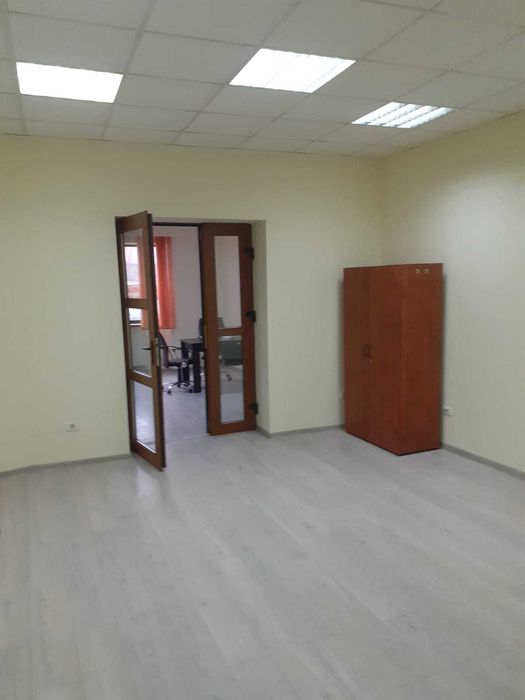 Închiriez spațiu pentru birouri pe Strada Primăriei