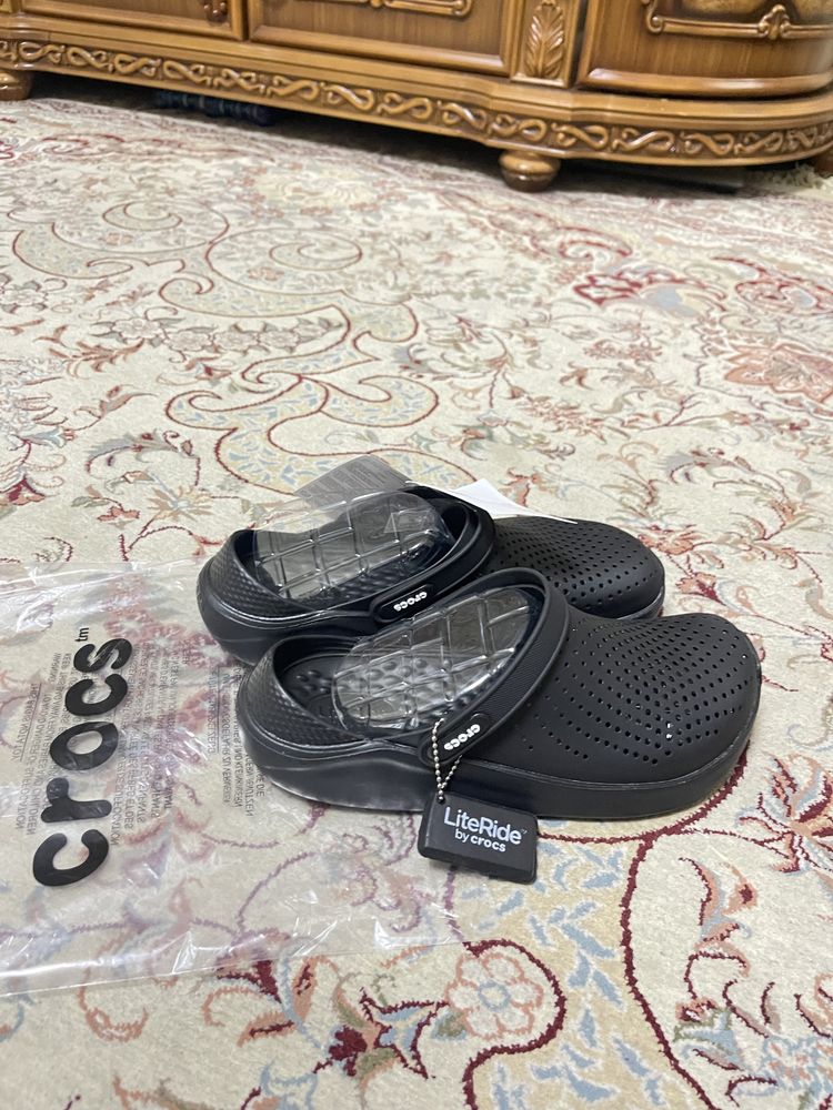 Crocs Yangi 42 - razmer