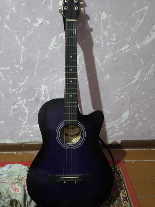 Gitara akustik sotiladi o'rganishga zo'r