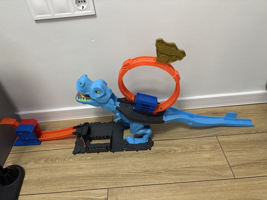 Писта Дракон Hot wheels