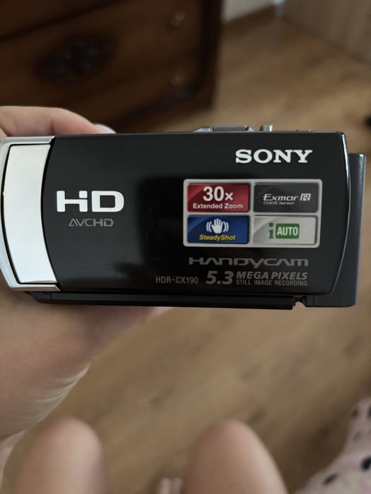 Продам оригинальную камеру Sony.