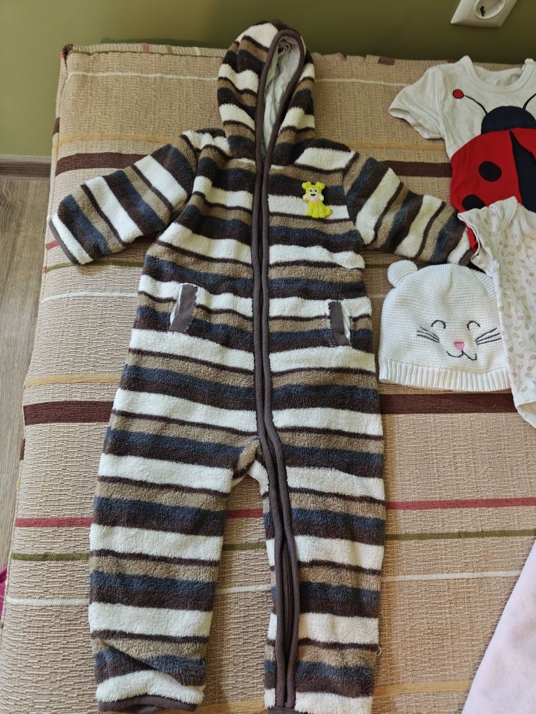 Продавам лот размер 68(3м.) за момиче