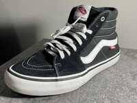 Vans High Pro.