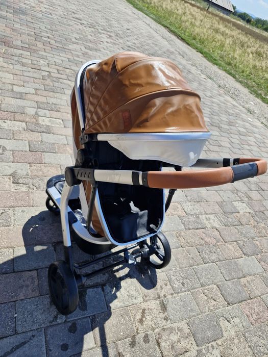 Vand cărut 3 în 1 folosit foarte puțin..am folosit scoica mai mult ..l