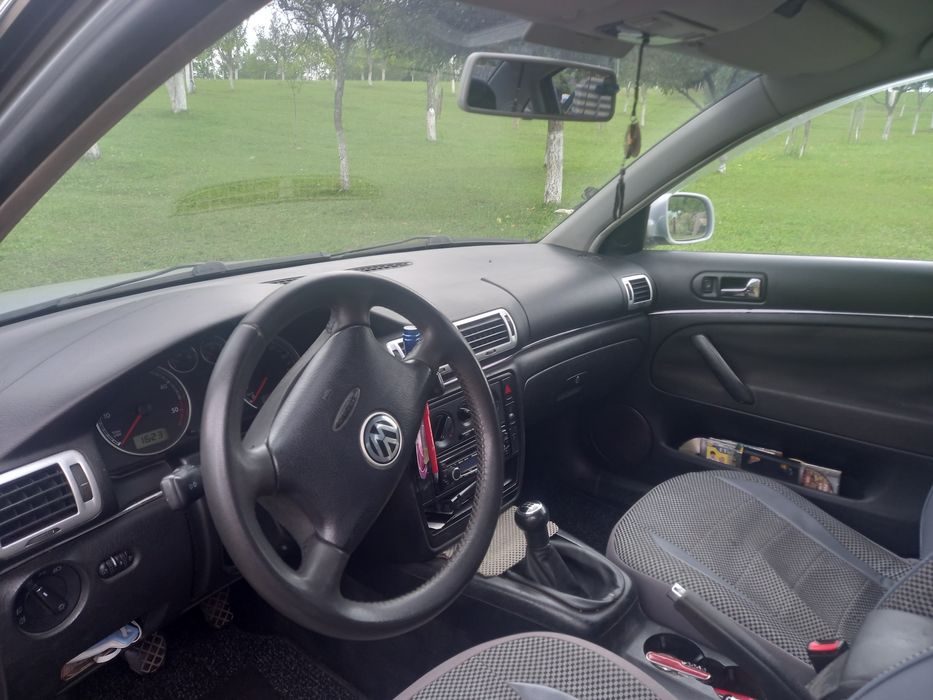 Vând Volkswagen Passat 1.9 diesel