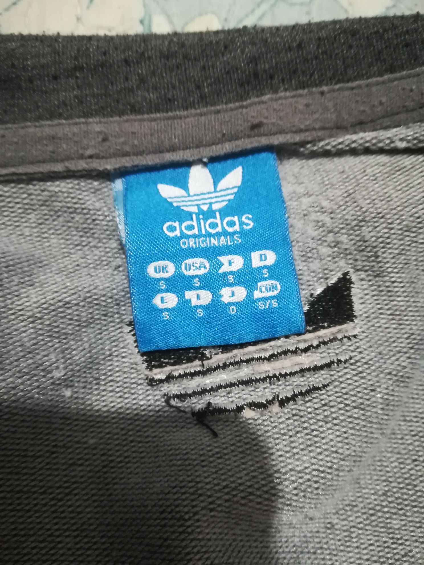 Продам фирменную кофту Adidas