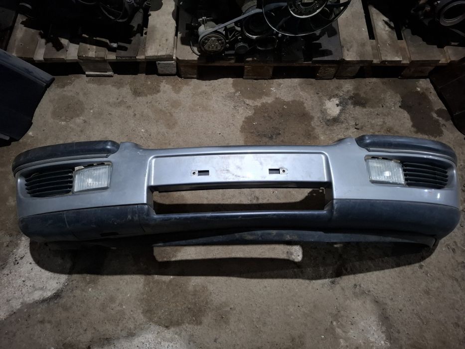 Передний бампер Опель Омега Б