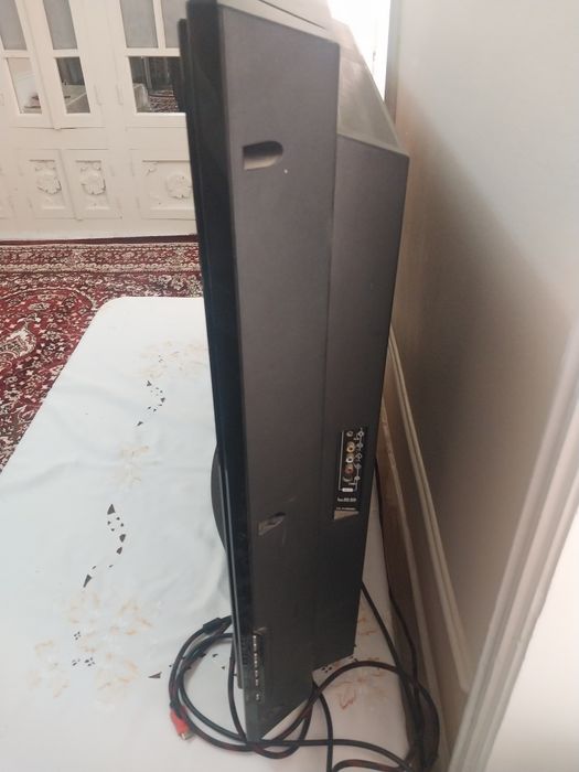 Tilivizor sotiladi xolati yaxshi ishlaydi 42