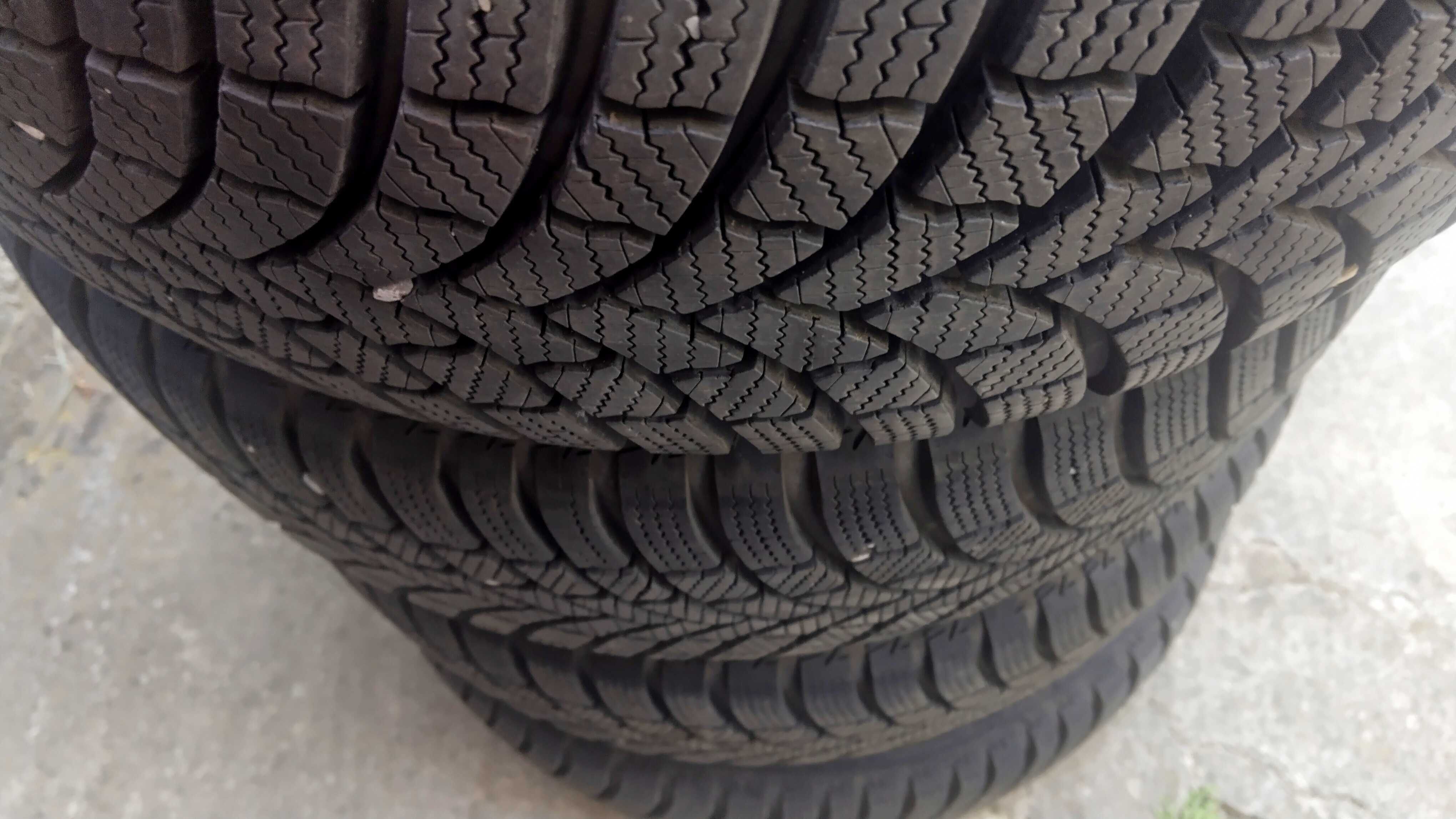 Зимни гуми 4 броя BRIDGESTONE Blizzak LM001 205 55 R16
