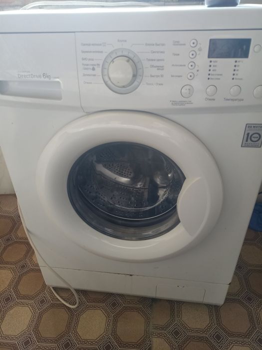 Продам стиральную машину 6 кг торг уместен