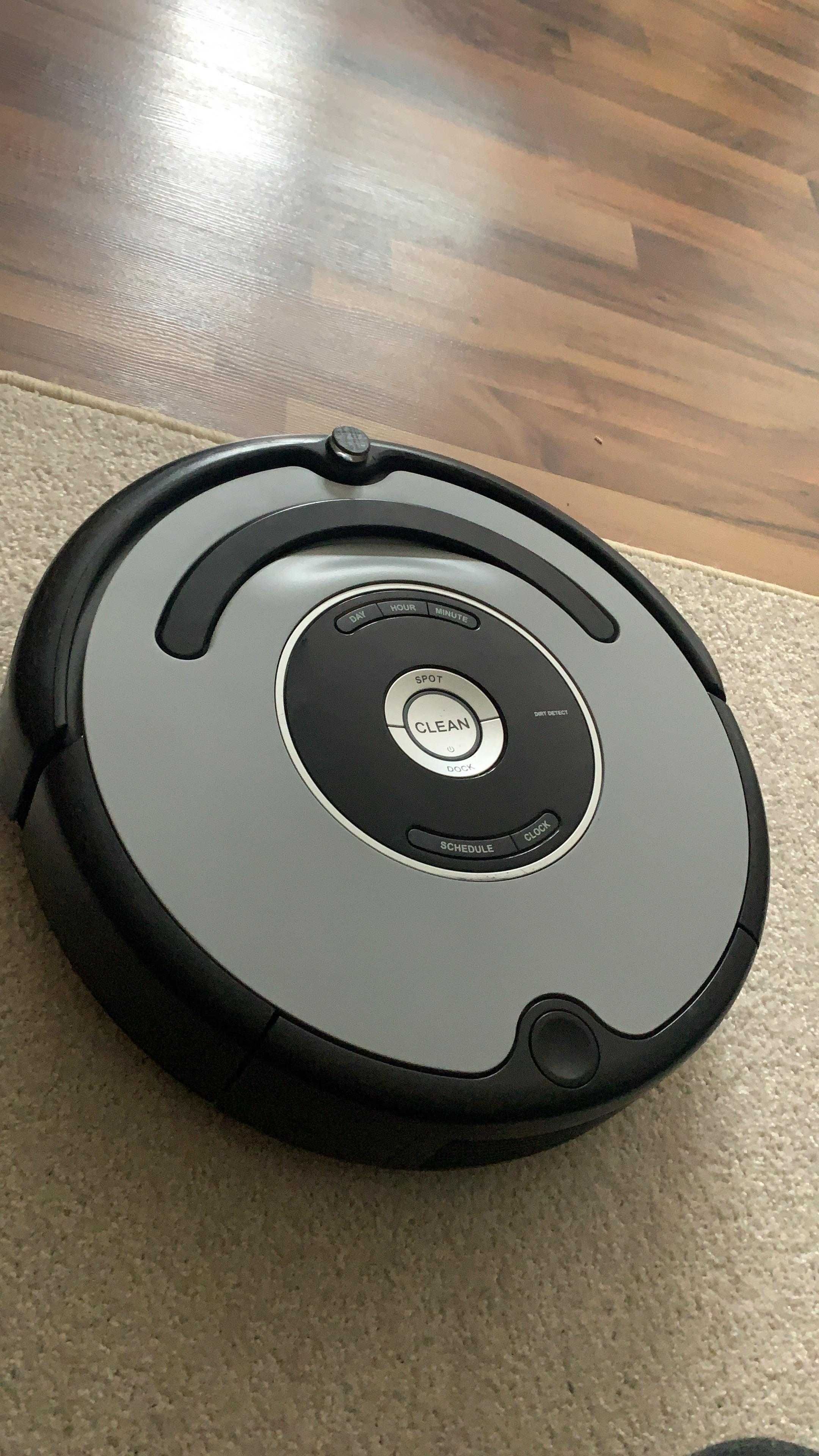Продам робот-пылесос iRobot Roomba 555