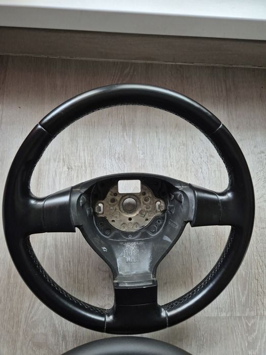 Volan piele  Volkswagen Passat B6 Jetta Golf 5