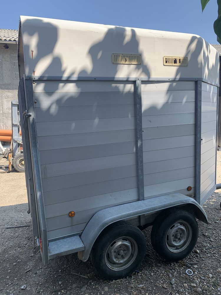 Remorcă transport cai