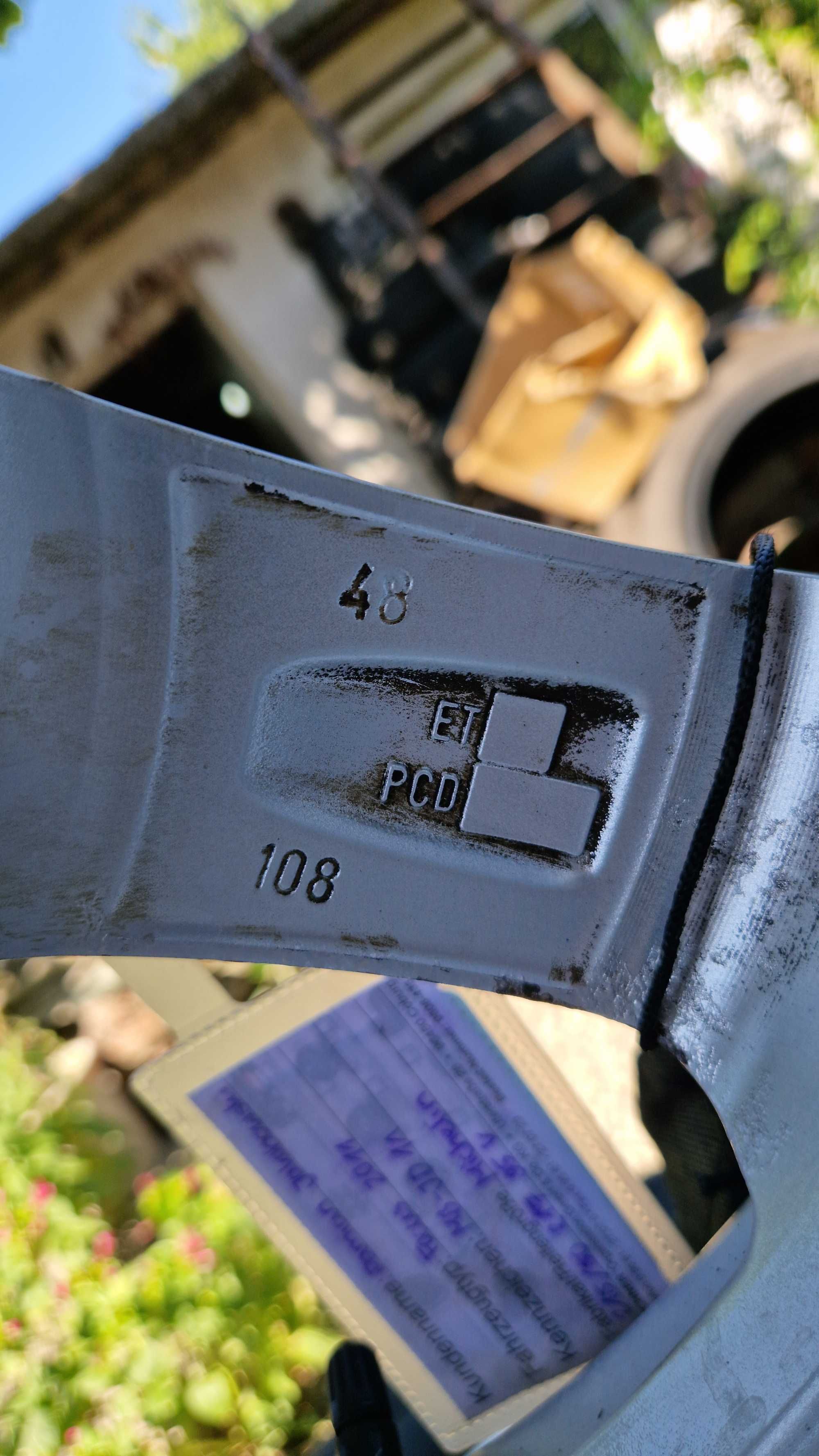 Форд джанти DEZEND със зимни гуми  215/50/17 ET48 7J×17 5×108 цо 63>70